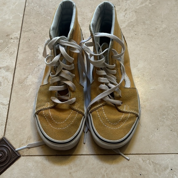 Yellow vans - Picture 3 of 5